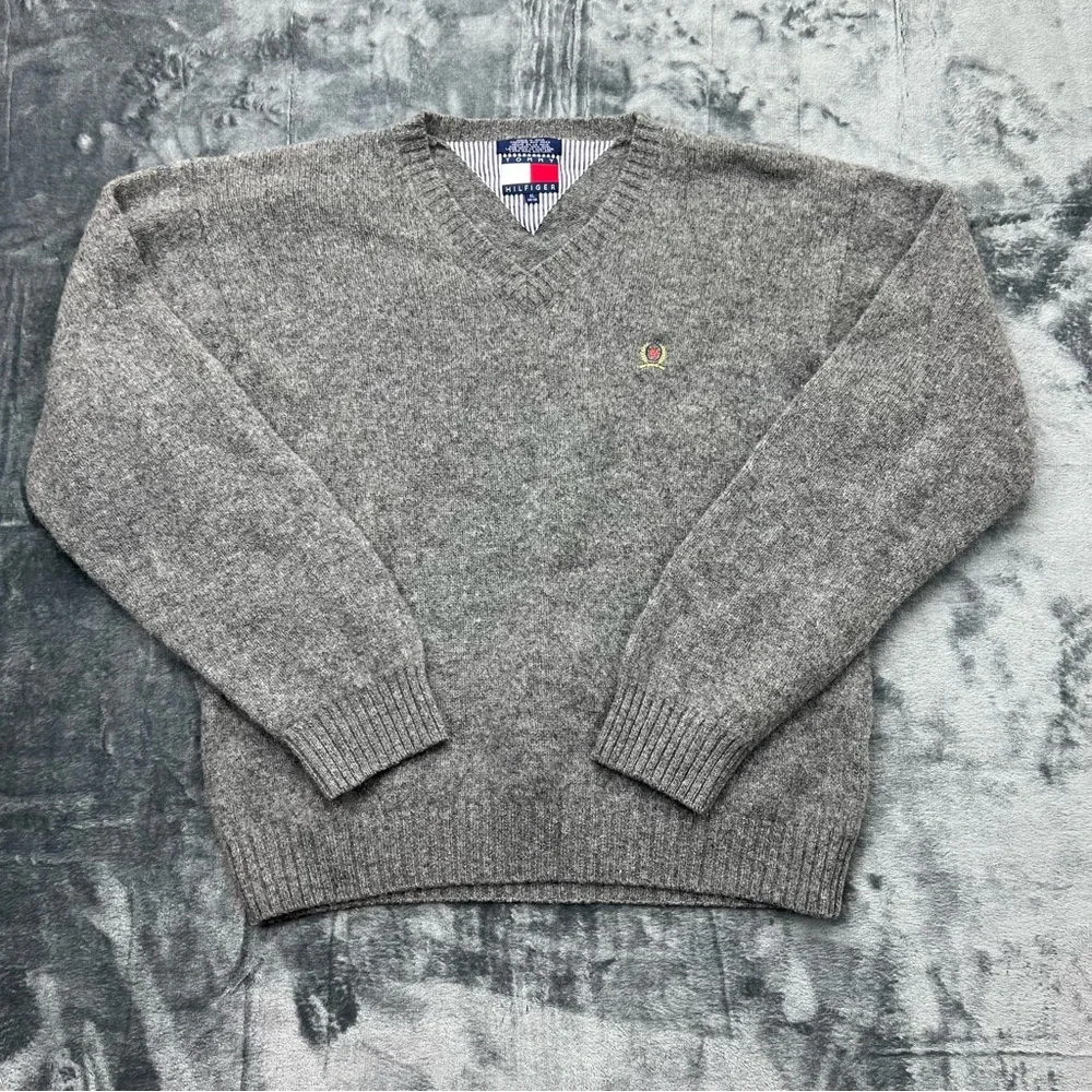 VTG Tommy Hilfiger 100% Shetland Wool V‎ Neck Sweater Men’s XL Grey Crest